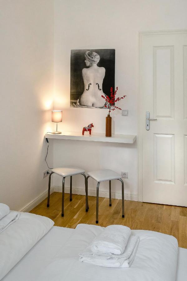 Newton-Appartement Mit 3 Schlafzimmern ベルリン エクステリア 写真