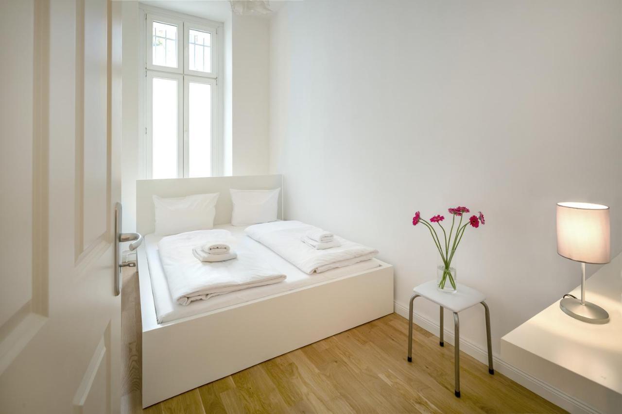 Newton-Appartement Mit 3 Schlafzimmern ベルリン エクステリア 写真