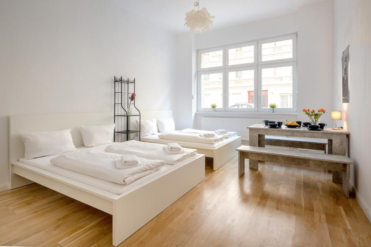 Newton-Appartement Mit 3 Schlafzimmern ベルリン エクステリア 写真