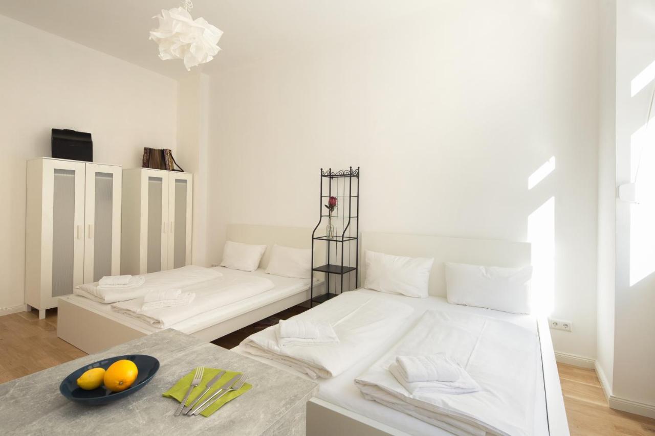 Newton-Appartement Mit 3 Schlafzimmern ベルリン エクステリア 写真