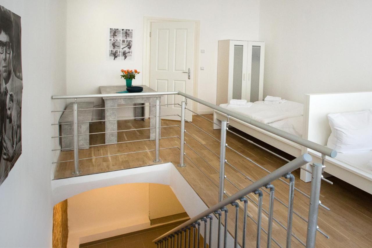 Newton-Appartement Mit 3 Schlafzimmern ベルリン エクステリア 写真