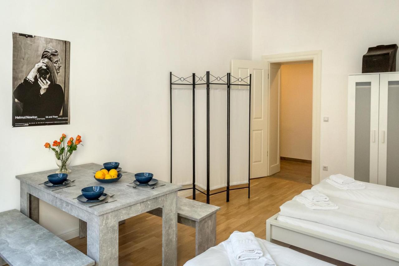 Newton-Appartement Mit 3 Schlafzimmern ベルリン エクステリア 写真